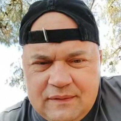 Mc Isti a 40 éves Szűz Kancsal koldus