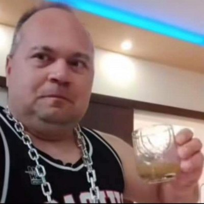 Mc Isti feje miutàn bukta a tètes párbajt