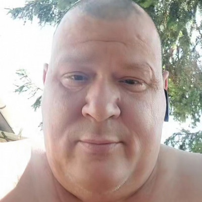 Fullfing Gèza brutálisra hízott feje
