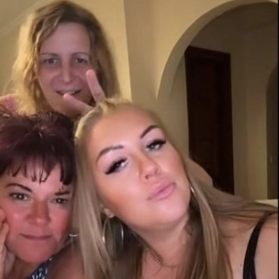 Kuvik fejű Tibor Mayer Lamantin Kankóné Laura és büszke Lamantin anyuka
