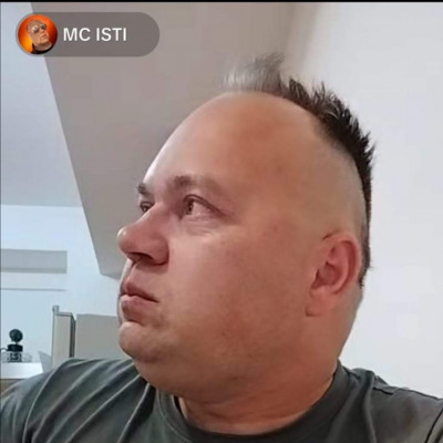 Mc Isti ùj frizurája