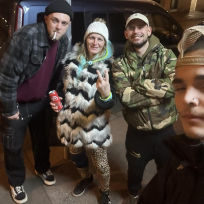 Trash csopis arcok belefutottak egy levágott farkú hugyos tranyóba, ezért lefotózták (2024-12-28)