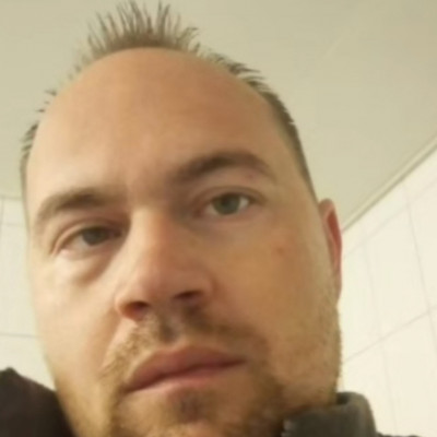 Fiatal, kancsal, mentálisan sérült Pista