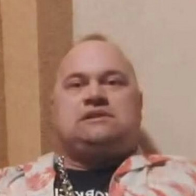 Medicinlabda fejű Pista szájzárat kap live közben