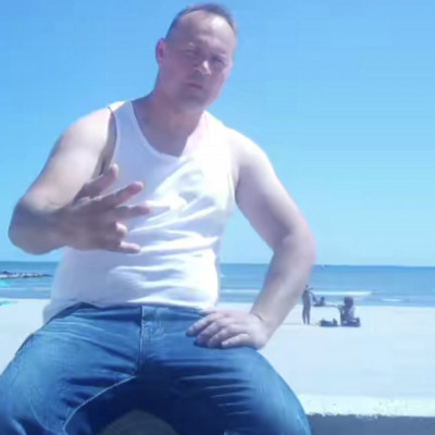Fiatal Ananàsz a rengerparton flexel