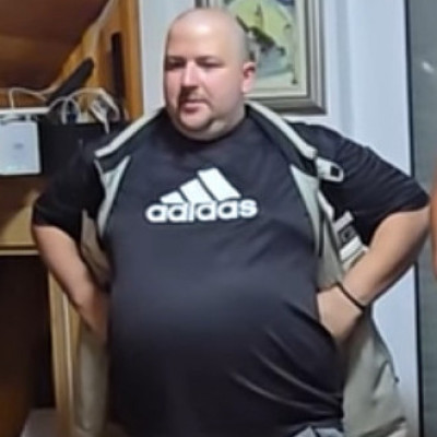 Ernő hálózatot kókányol