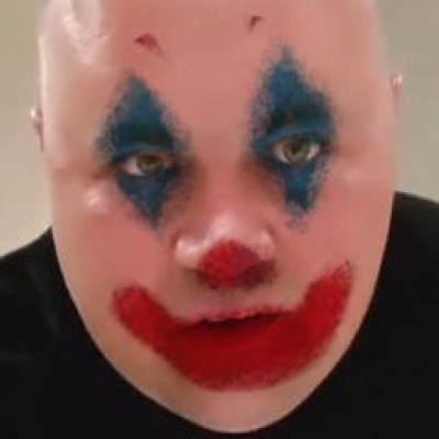 MC Bohóc a léggömbfejű nevettető