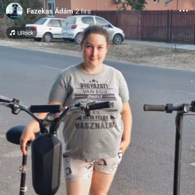 Mobilsz flexel a szellemileg sèrült Zöbinàval