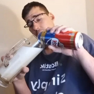 Jenes Patrik így tölti ki a sört