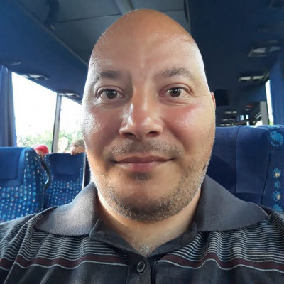 Fiatal megrontó Gyula kollekció