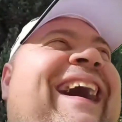MC dàkò imàd jòkat röhögni fogak nélkül