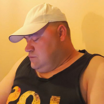 MC Isti füle utàn màr a Nyaka is eltűnt