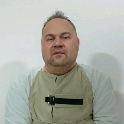 A szájzáras Idegroncs MC Isti kényszerzubbonyban