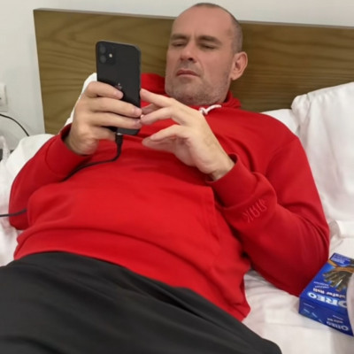 Sztív Kamumester, impotensen megkeseredve ès megöregedve