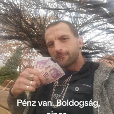 Macsò Fogatlan Tibi: pénz van, boldogsàg nincs