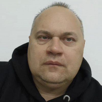 Dömpi brutálisan megfàradt fejjel