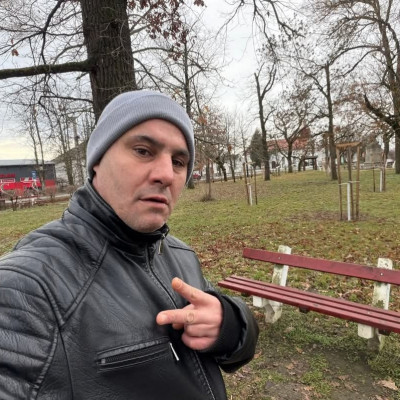 Koldus Mobilsz: pìsz, bèke, meg a tötttőgáááz