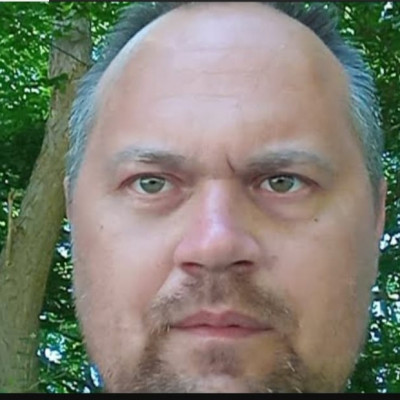 MC Pista bácsi vénember feje