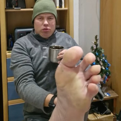 Zseblámpás Alex megmutatja a retkes tappancsait (ingyen!)