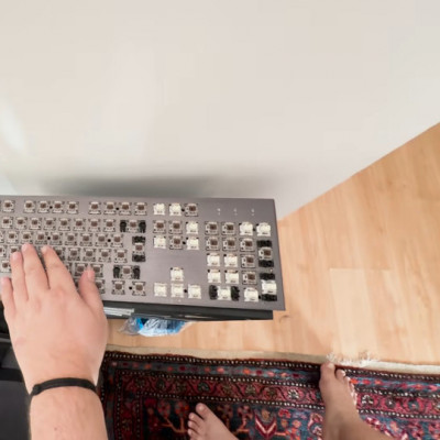 Ernő feet