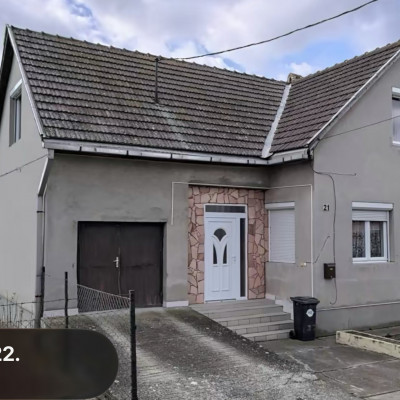 Ha már Google Mapsen nem látszik, de viszont a Apple Mapsen még ott van Ernyő bőnyi műhely háza.