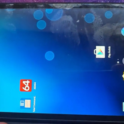 Ernő semmire se való, android 4.4-es tablete amit annyira dicsér a Snapdragon 410 miatt