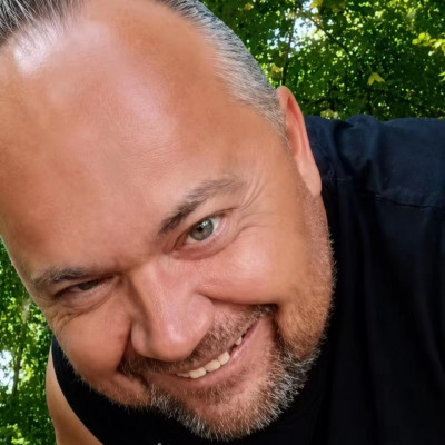 Egy kis klasszikus pocokvigyor az MC napközis, szűz hülyegyerektől