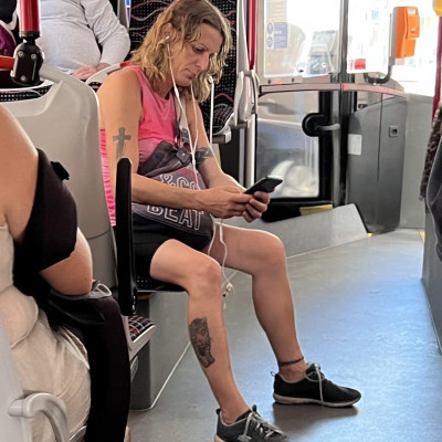 Undorító gnóm méretű Tibi spotting a buszon (2023-08-22)