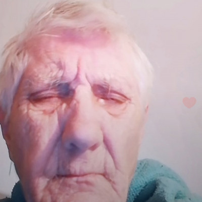 Rozi néni nem lát semmit