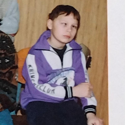 MC Isti értelmes gyermekkori fotója :D