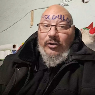 Vadász nyíltan koldul