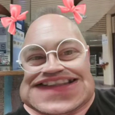WC vínyogó pista TikTok fliterekkel szórakozik