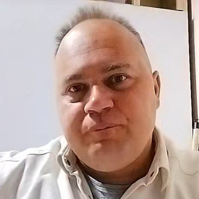Megőszültfejű Ananász Pista Bácsi