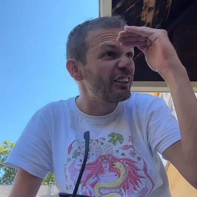 Herbert ütnivaló grimasz feje