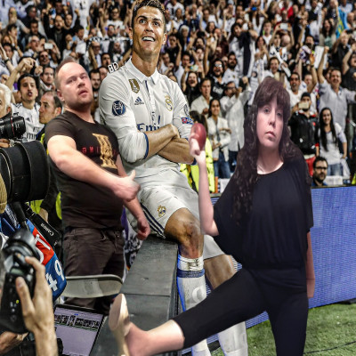 MC Istike és fiatal Jutka Ronaldo-val pózol