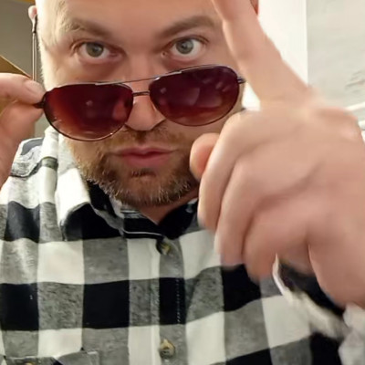 Mc Isti profilképek