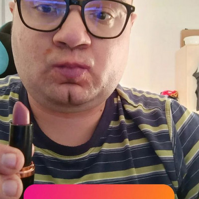 Yaboku önsajnáltatása Instagramon