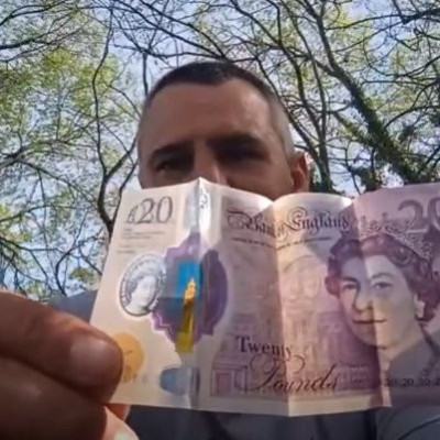 Alkesz mobil retardált családja nyaral a tiktokon koldut pénzből