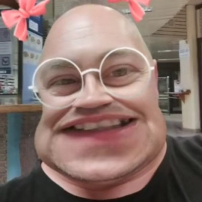 WC vínyogó pista TikTok fliterekkel szórakozik