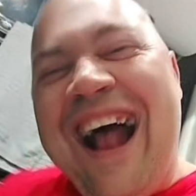 Mc Istinek jòformán alig maradt már foga