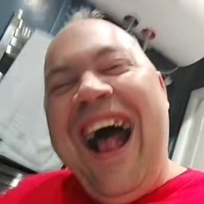 Mc Istinek jòformán alig maradt már foga