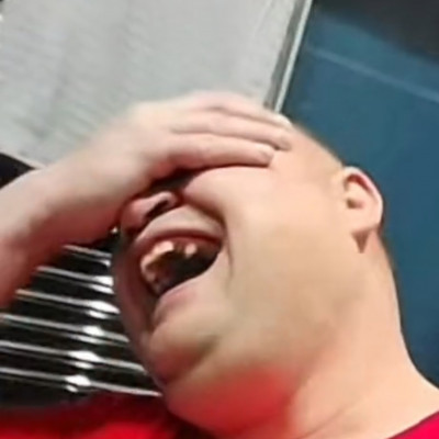 Mc Istinek jòformán alig maradt már foga