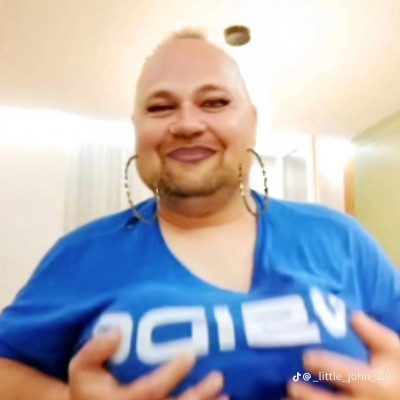 Köröskényi Ildikò, Busák Jòzsi olcsò Tik Tok kurvàja