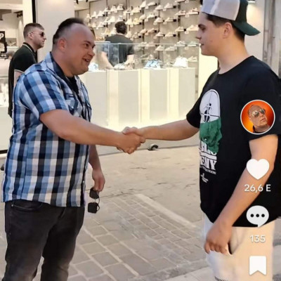 A mélynövésű, bojlerhasú miskolci elmebeteg és Balázs Kicks