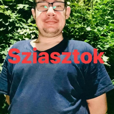Vká vlog nem túl esztétikus pofával pózol