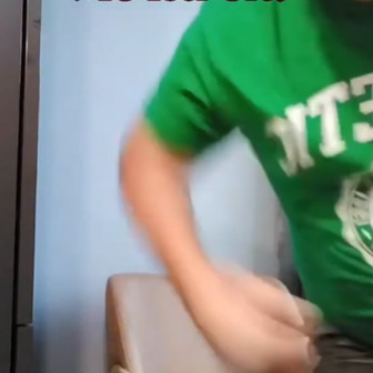 Pityuka hatalmasra hízott, vicsorgós, víz feje és vézna teste