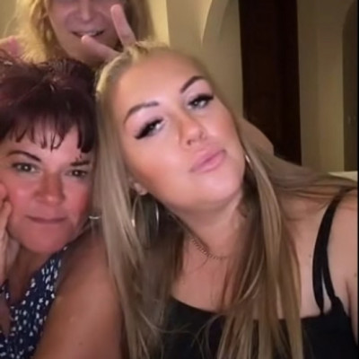 Kuvik fejű Tibor Mayer Lamantin Kankóné Laura és büszke Lamantin anyuka