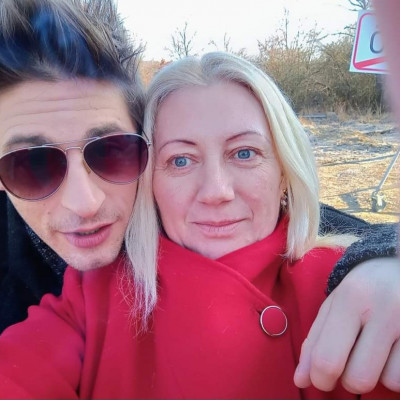 Selyem Jázmin facebook Album