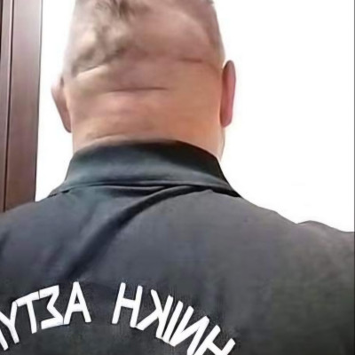 Mc Isti torz feje hátulròl