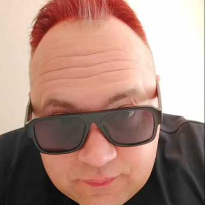Festett levelű Ananász